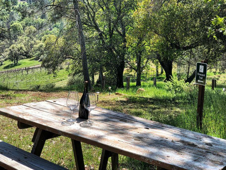 Papillon Cellars - The Loft Ξενοδοχείο Μαριπόζα Εξωτερικό φωτογραφία